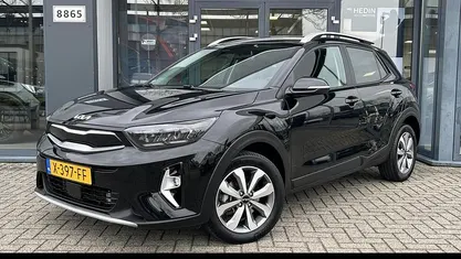 Zwart Gebruikt 2023 Kia Stonic SUV | € 21.930 (Eerlijke prijs)