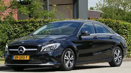 Zwart Gebruikt 2019 Mercedes CLA180 Ambition Sedan | € 22.950 (Eerlijke prijs)