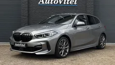 Grijs Gebruikt 2023 BMW 118 Executive Hatchback | € 30.945 (Eerlijke prijs)