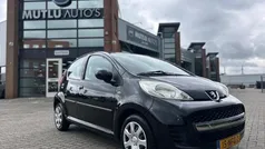 Zwart Gebruikt 2010 Peugeot 107 Hatchback | € 4.490 (Eerlijke prijs)