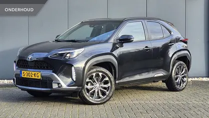 Zwart Occasion 2023 Toyota Yaris Cross X-plore SUV | € 27.945 (Eerlijke prijs)