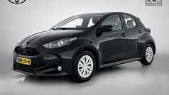 Gebruikt 2024 Toyota Yaris Hybrid Active Hatchback | € 23.450 (Eerlijke prijs)