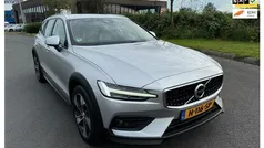 Grijs Gebruikt 2020 Volvo V60 CC Pro Stationwagen | € 33.950 (Super prijs)