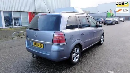 Gebruikt 2005 Opel Zafira MPV | € 2.150 (Eerlijke prijs)