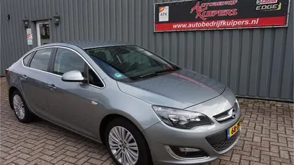 Occasion 2013 Opel Astra Cosmo Sedan | € 6.250 (Eerlijke prijs)