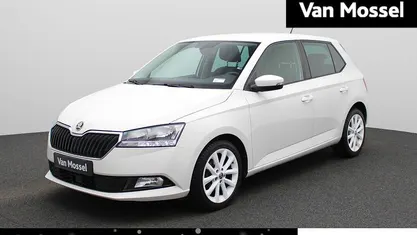 Wit Occasion 2021 Skoda Fabia Clever Hatchback | € 13.900 (Eerlijke prijs)