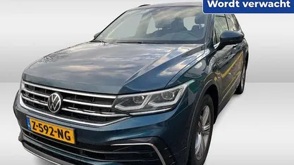 Blauw Gebruikt 2021 VW Tiguan Business+ SUV | € 33.450 (Eerlijke prijs)