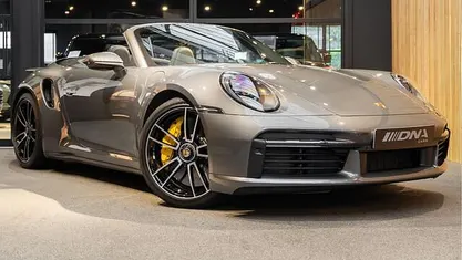 Grijs (metallic) Gebruikt 2020 Porsche 911 Turbo S Cabriolet Cabriolet | € 246.992 (Goede deal)