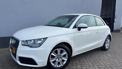 Wit Occasion 2011 Audi A1 Attraction Hatchback | € 6.950 (Eerlijke prijs)