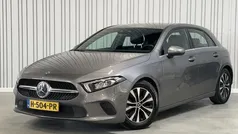 Grijs Gebruikt 2020 Mercedes A160 Business Hatchback | € 18.250 (Eerlijke prijs)