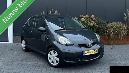 Occasion Toyota Aygo 68 PK (50 kW) 2009 Grijs Hatchback