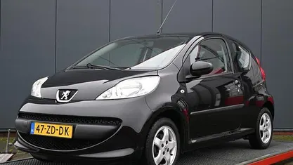 Zwart Occasion 2008 Peugeot 107 Urban Move Hatchback | € 3.250 (Eerlijke prijs)