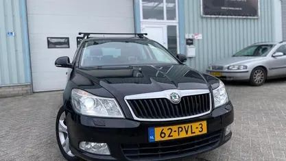 Zwart Occasion 2011 Skoda Octavia Business Line Stationwagen | € 2.699 (Goede deal)