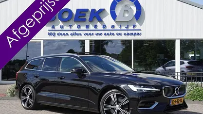 Zwart Gebruikt 2021 Volvo V60 Inscription Stationwagen | € 30.940 (Eerlijke prijs)