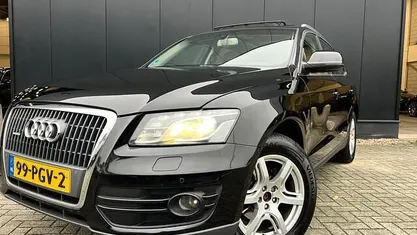 Zwart (metallic) Gebruikt 2011 Audi Q5 SUV | € 10.995 (Eerlijke prijs)