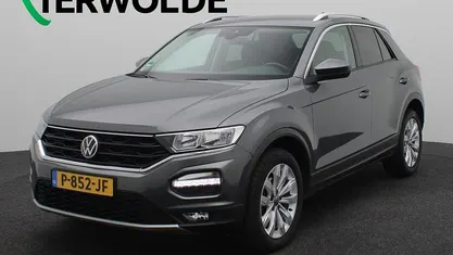 Gebruikt 2022 VW T-Roc Business SUV | € 25.945 (Goede deal)