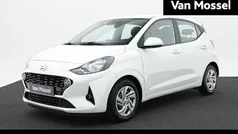 Polar white Gebruikt 2021 Hyundai i10 Comfort Hatchback | € 15.740 (Eerlijke prijs)