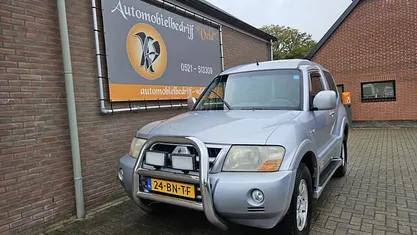 Grijs (metallic) Occasion 2004 Mitsubishi Pajero SUV | € 3.995 (Goede deal)
