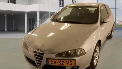 Grijs Gebruikt 2006 Alfa Romeo 147 Progression Hatchback | € 1.890 (Eerlijke prijs)