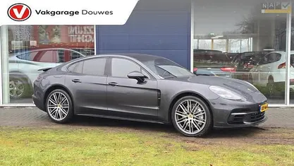 Grijs Occasion 2018 Porsche Panamera Sport Hatchback | € 51.950 (Eerlijke prijs)