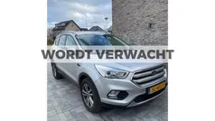 Grijs, metallic lak Gebruikt 2018 Ford Kuga Trend SUV | € 16.950 (Eerlijke prijs)