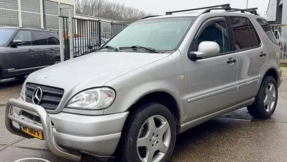 Grijs Gebruikt 2000 Mercedes ML320 SUV | € 3.500 (Eerlijke prijs)