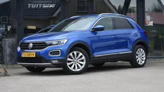 Blauw, metallic lak Gebruikt 2018 VW T-Roc Sportline SUV | € 16.745 (Eerlijke prijs)