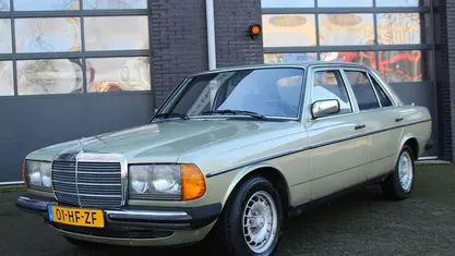 Gebruikt 1983 Mercedes E230 Sedan | € 10.200