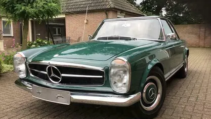 Groen Occasion 1967 Mercedes 230 Cabriolet | € 99.950