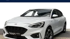 Wit Gebruikt 2021 Ford Focus ST-Line Hatchback | € 15.700 (Eerlijke prijs)