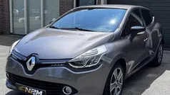 Grijs Gebruikt 2015 Renault Clio IV Night&Day Hatchback | € 7.240 (Goede deal)