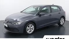 Gebruikt 2023 VW Golf VIII Life Hatchback | € 23.440 (Eerlijke prijs)
