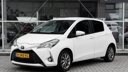 Occasion Toyota Yaris 111 PK (81 kW) 2020 Wit Hatchback