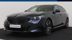 Zwart Gebruikt 2025 BMW 550e Comfort Edition Stationwagen | € 92.950 (Eerlijke prijs)