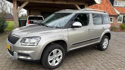 Occasion Skoda Yeti Outdoor Adventure 105 PK (77 kW) 2015 Beige (metallic) SUV