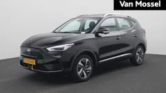 Zwart Gebruikt 2023 MG ZS Luxury Sedan | € 21.444 (Eerlijke prijs)