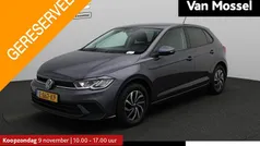 Grijs Gebruikt 2024 VW Polo Business Hatchback | € 24.900 (Eerlijke prijs)