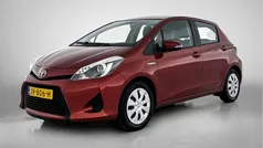Rood Gebruikt 2014 Toyota Yaris Hybrid Comfort Hatchback | € 11.950 (Eerlijke prijs)