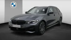 Grijs Gebruikt 2022 BMW 330 Comfort Edition Stationwagen | € 39.900 (Goede deal)