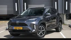 Grijs Occasion 2022 Toyota Yaris Cross Executive SUV | € 28.495 (Eerlijke prijs)