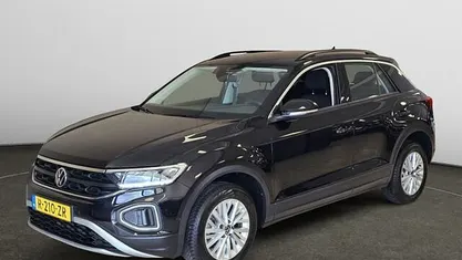 Zwart Gebruikt 2023 VW T-Roc Life SUV | € 24.900 (Eerlijke prijs)