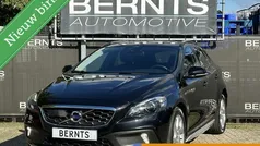 Zwart Gebruikt 2013 Volvo V40 CC Summum Stationwagen | € 18.550 (Eerlijke prijs)