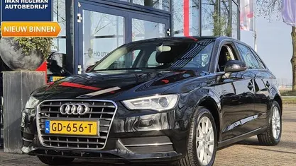 Zwart Occasion 2015 Audi A3 Sportback Attraction Hatchback | € 11.990 (Eerlijke prijs)