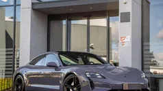 Paars Gebruikt 2024 Porsche Taycan Turbo S Sport Sedan | € 149.950 (Super prijs)