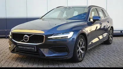 Blauw Gebruikt 2022 Volvo V60 Core Stationwagen | € 32.995 (Eerlijke prijs)