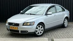 Grijs Gebruikt 2004 Volvo S40 Momentum Sedan | € 2.450 (Eerlijke prijs)