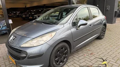 Grijs Gebruikt 2008 Peugeot 207 Hatchback | € 1.950 (Eerlijke prijs)