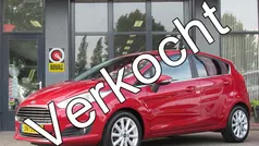 Rood Gebruikt 2016 Ford Fiesta Titanium Hatchback | € 7.900 (Eerlijke prijs)