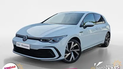 Wit Gebruikt 2021 VW Golf VIII Business Hatchback | € 24.940 (Eerlijke prijs)
