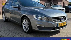 Gebruikt 2017 Volvo V60 Momentum Stationwagen | € 17.950 (Eerlijke prijs)